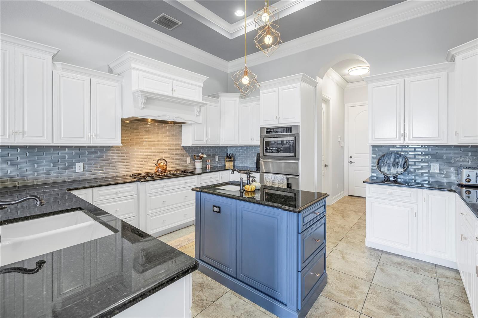 4133 CAUSEWAY VISTA DR, TAMPA, FL, 33615