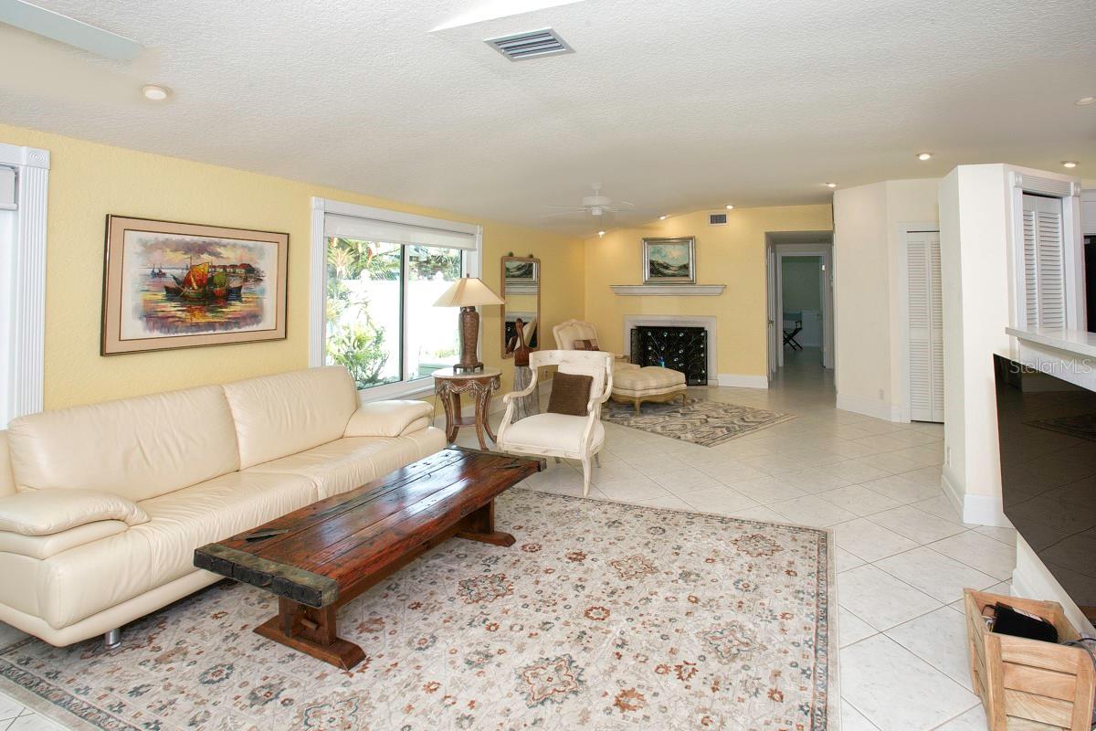 7165 LONGBOAT DR N, LONGBOAT KEY, FL, 34228