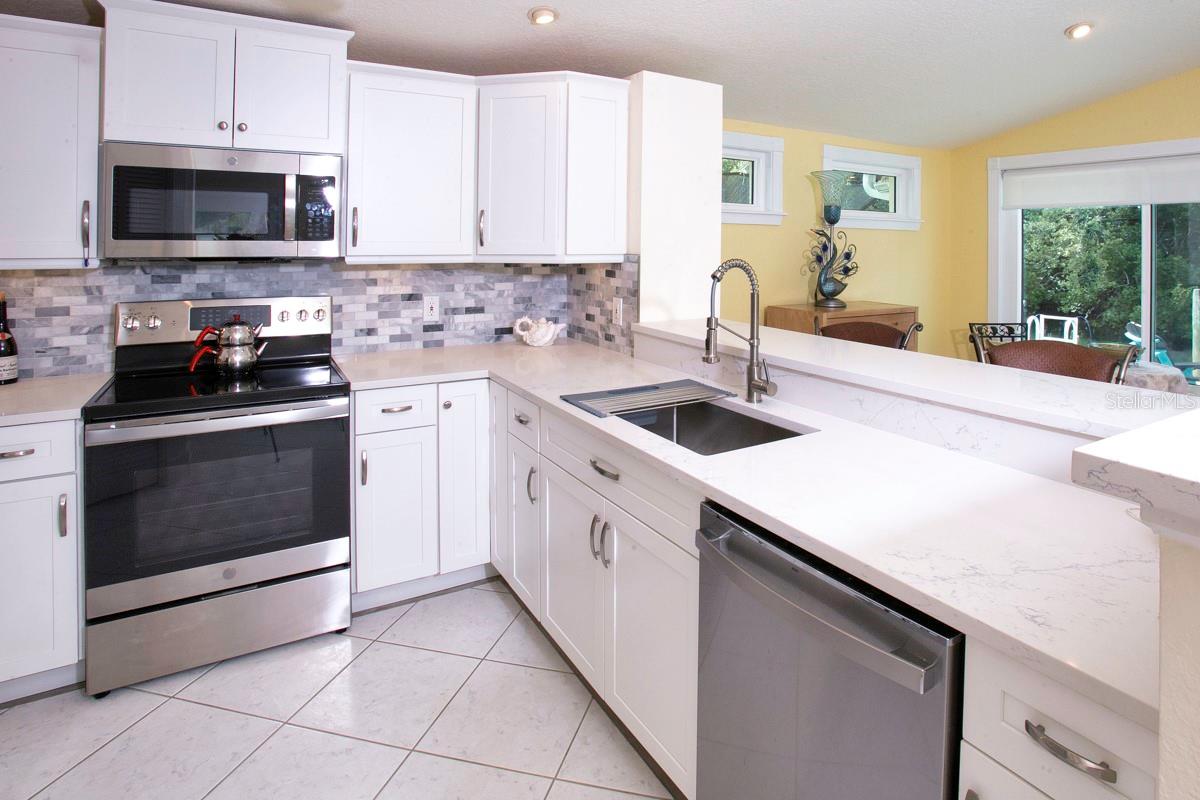 7165 LONGBOAT DR N, LONGBOAT KEY, FL, 34228