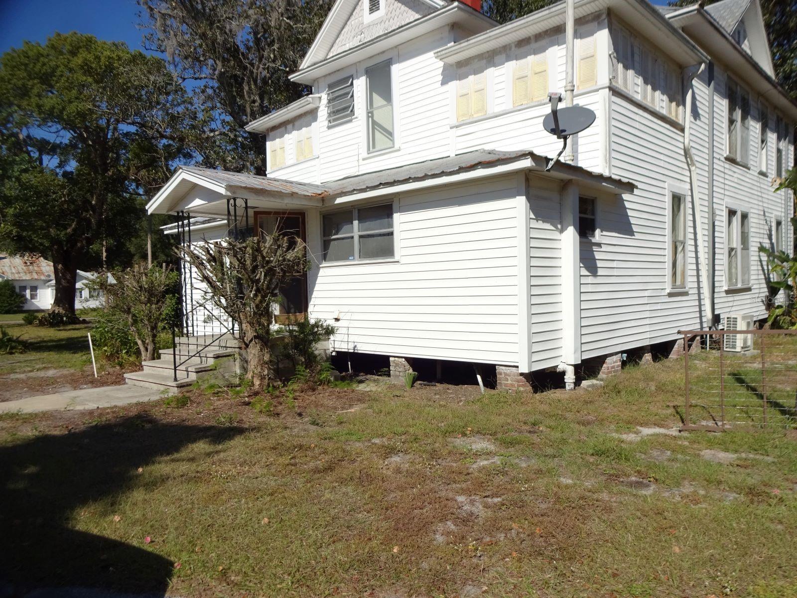 207 E 2ND AVE, PIERSON, FL, 32180