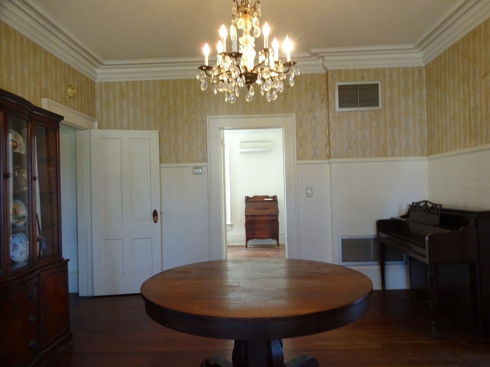 207 E 2ND AVE, PIERSON, FL, 32180