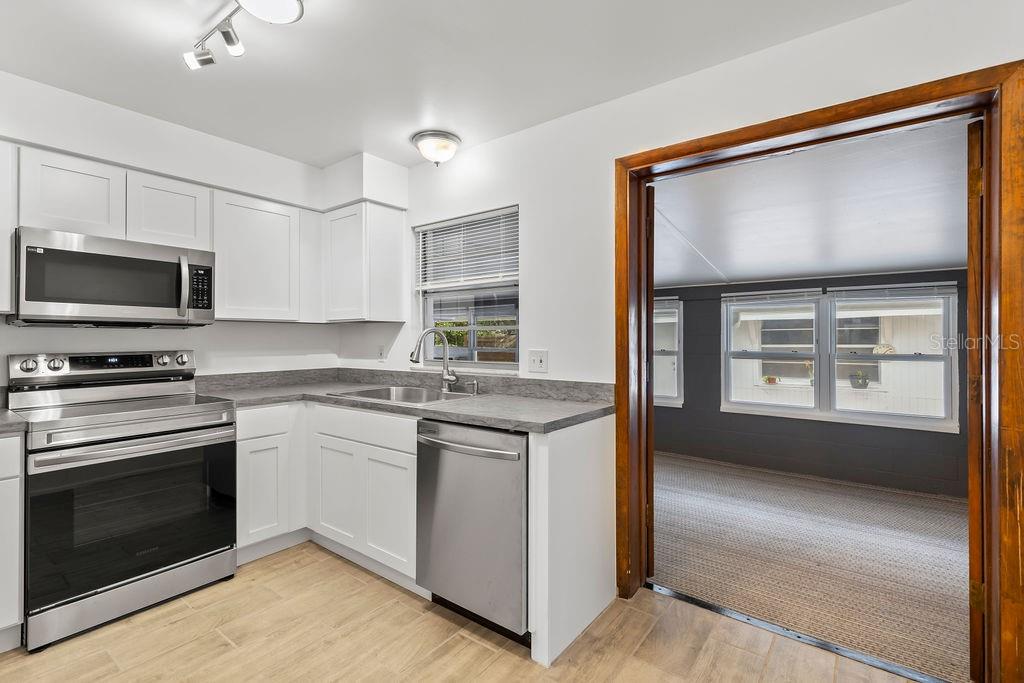 405 ADELE ST, EDGEWATER, FL, 32132