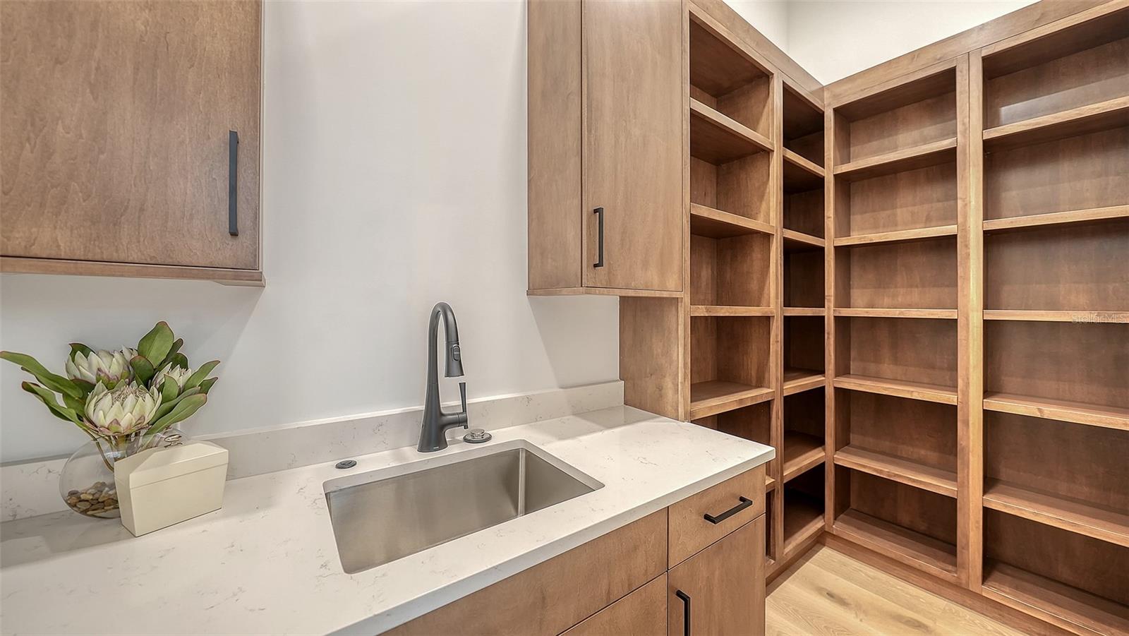 A4589732 Property Photo