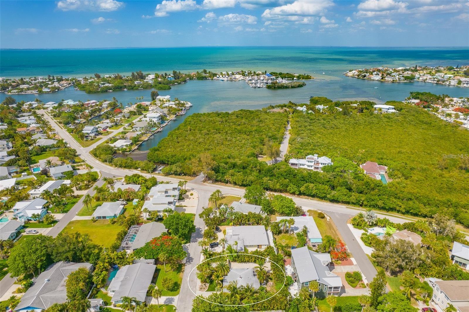 215 82ND ST, HOLMES BEACH, FL, 34217