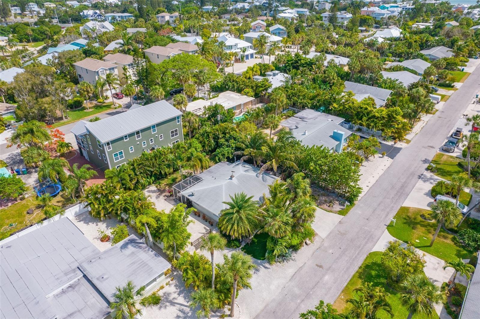 215 82ND ST, HOLMES BEACH, FL, 34217