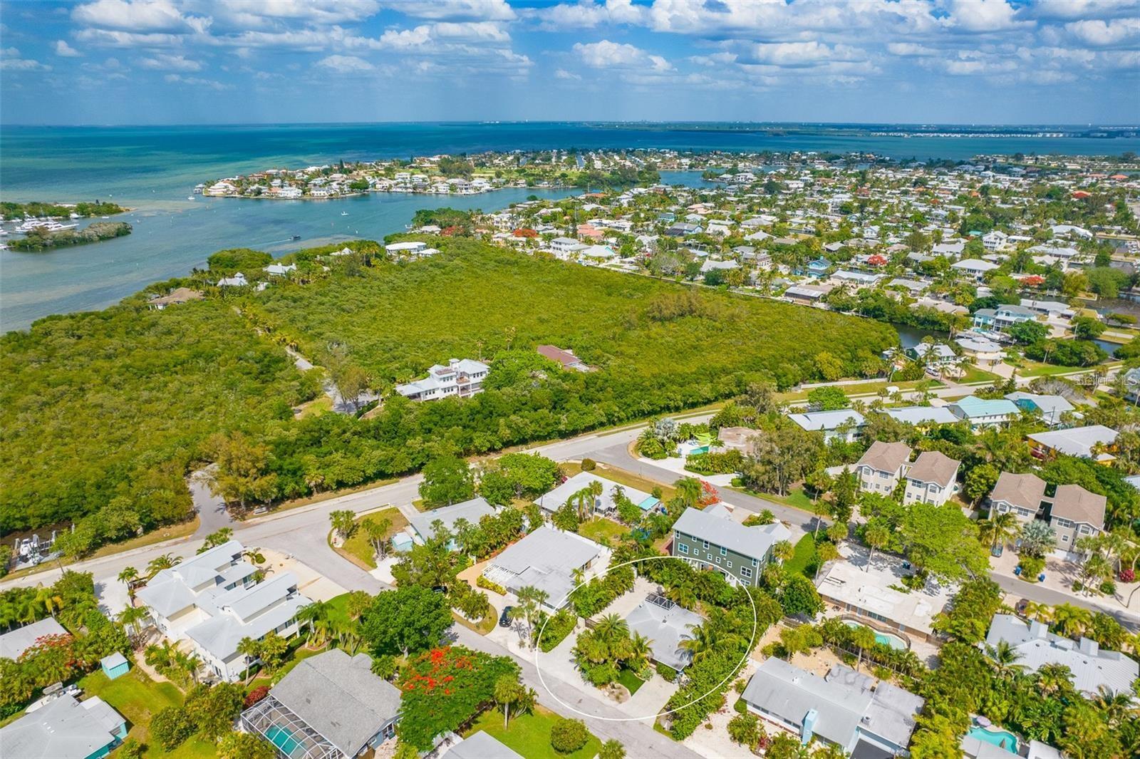 215 82ND ST, HOLMES BEACH, FL, 34217