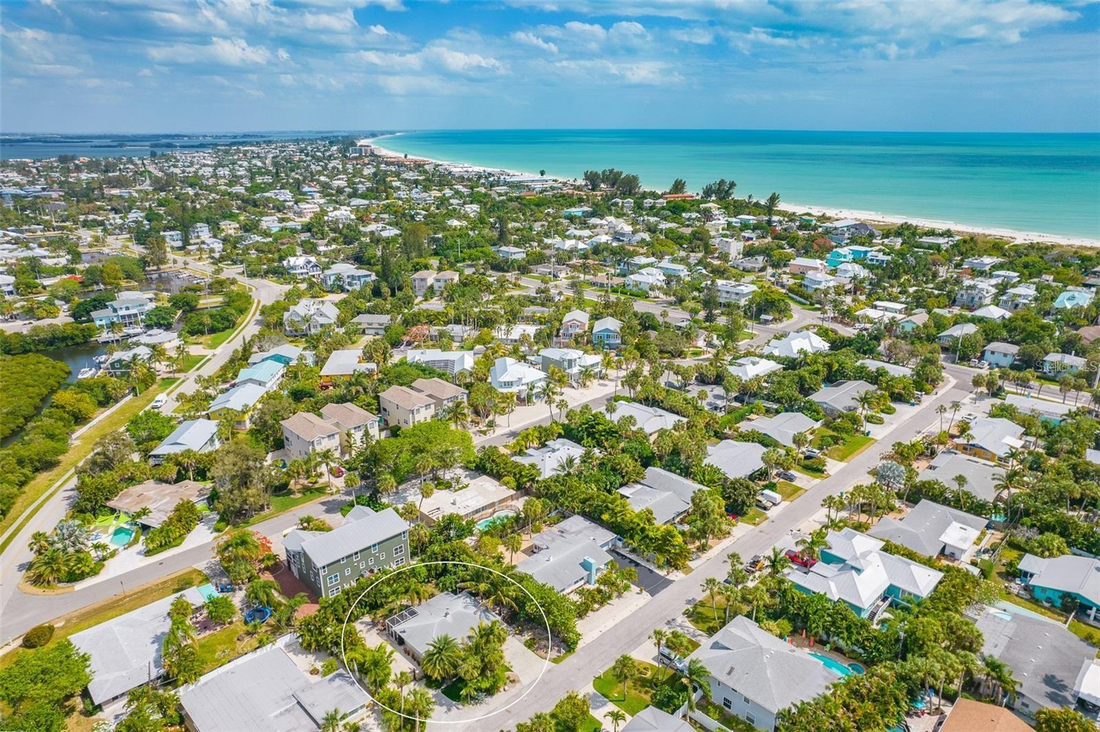215 82ND ST, HOLMES BEACH, FL, 34217