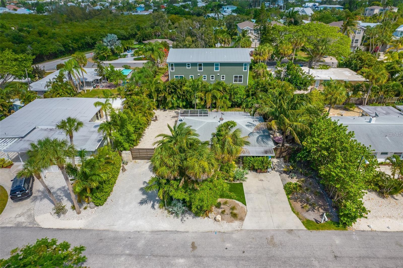 215 82ND ST, HOLMES BEACH, FL, 34217