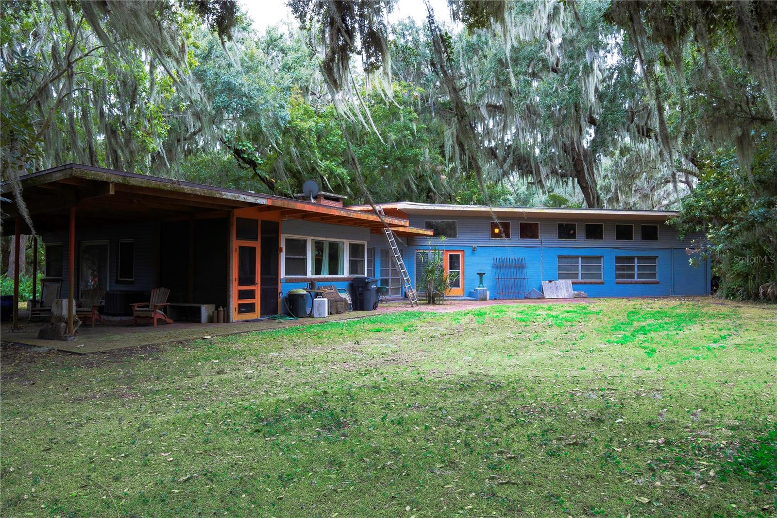 2060 LAKE ARIANA BLVD, AUBURNDALE, FL, 33823