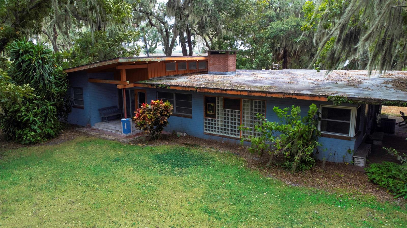 2060 LAKE ARIANA BLVD, AUBURNDALE, FL, 33823