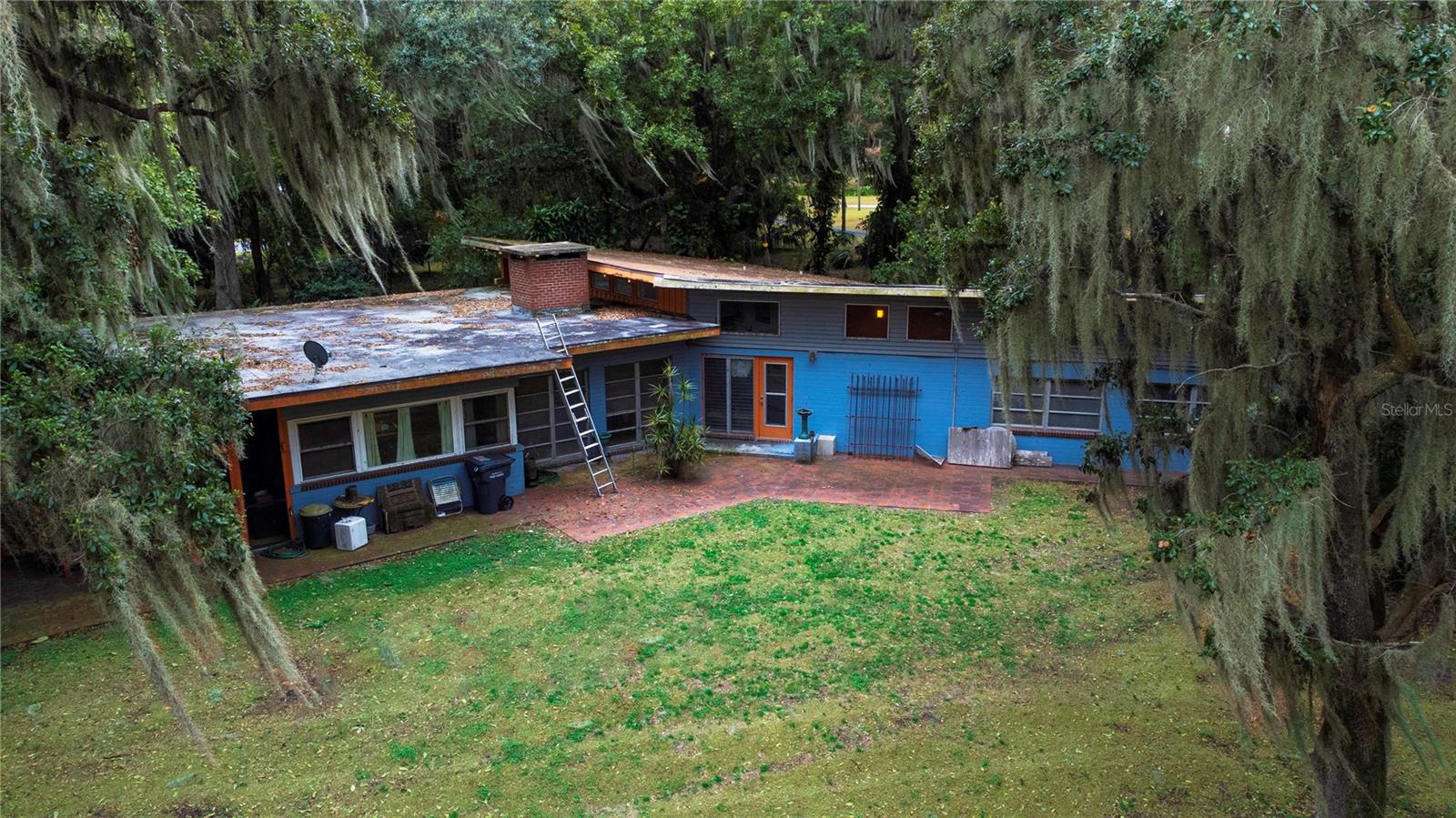 2060 LAKE ARIANA BLVD, AUBURNDALE, FL, 33823