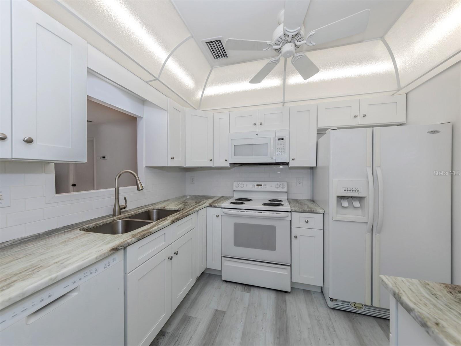 431 AIRPORT AVE E #208, VENICE, FL, 34285