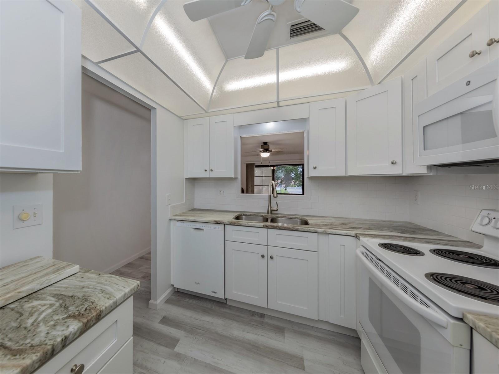 431 AIRPORT AVE E #208, VENICE, FL, 34285