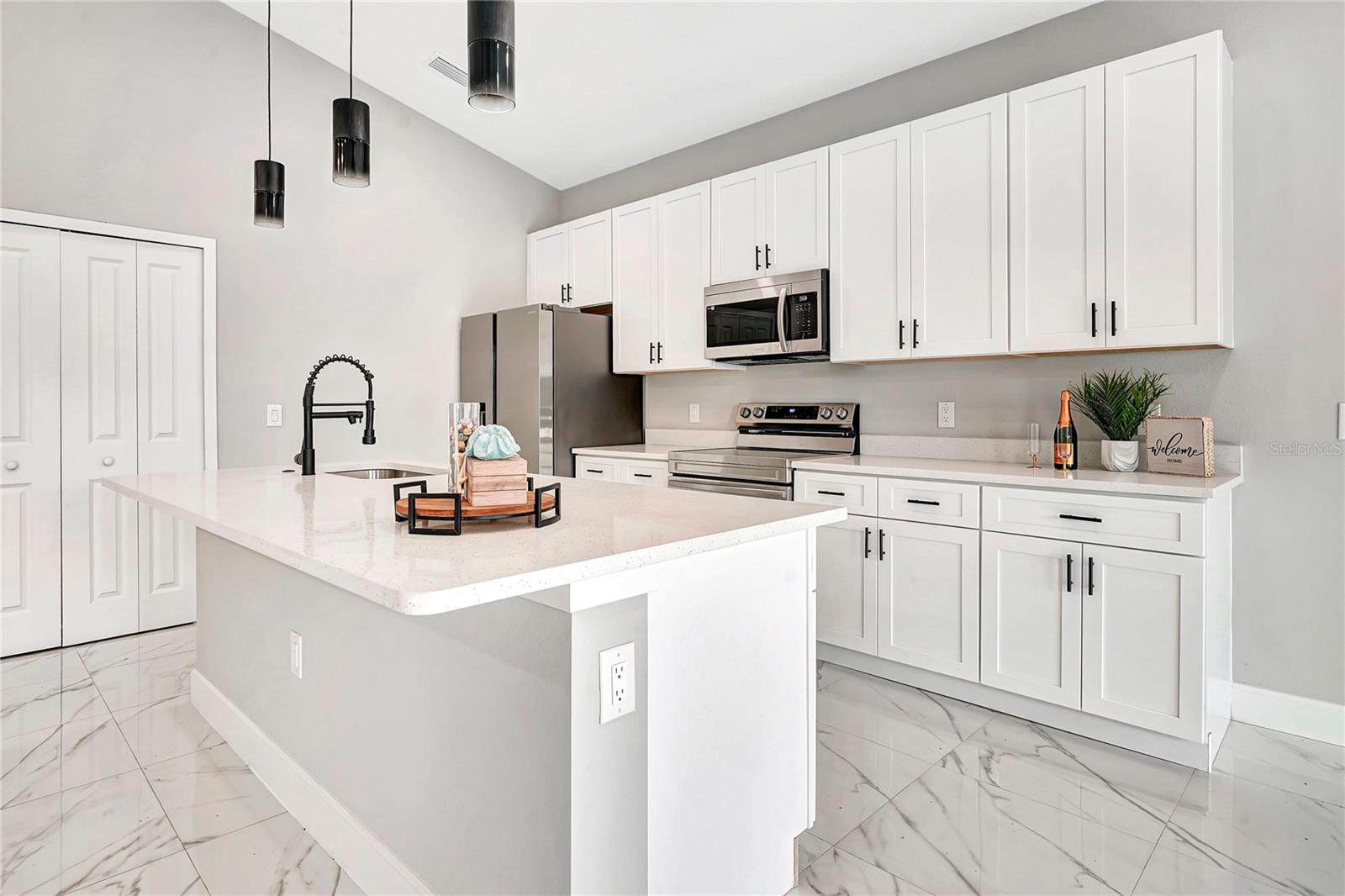 122 JENNIFER DR, ROTONDA WEST, FL, 33947