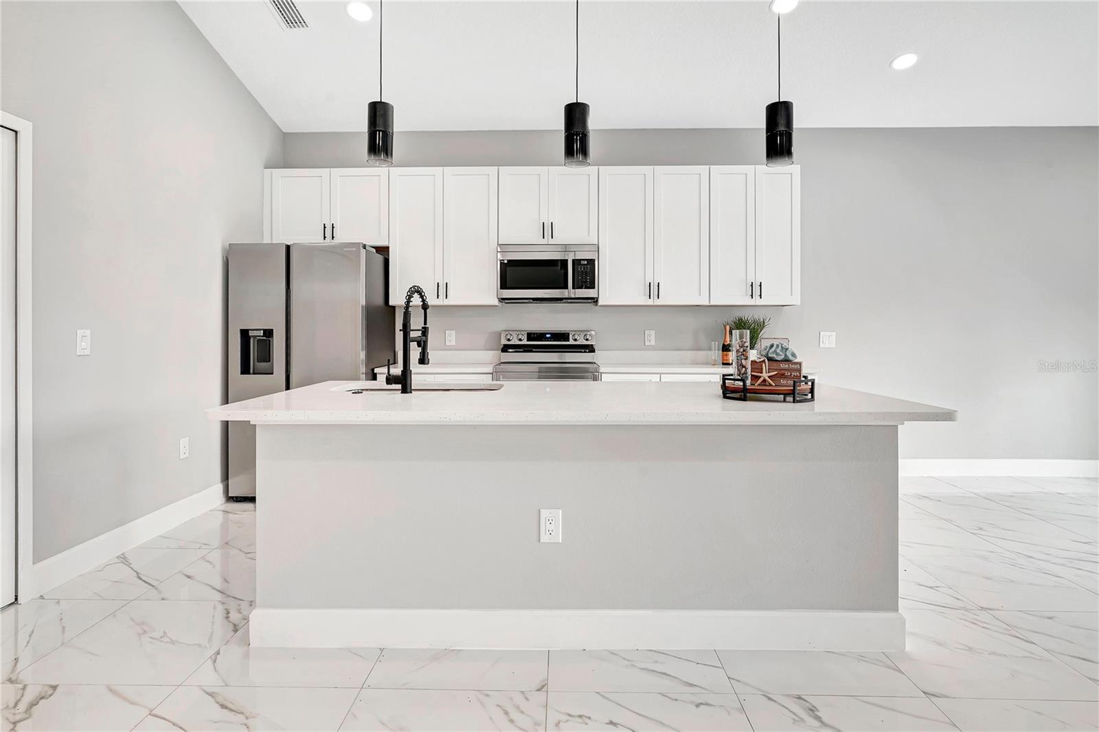 122 JENNIFER DR, ROTONDA WEST, FL, 33947