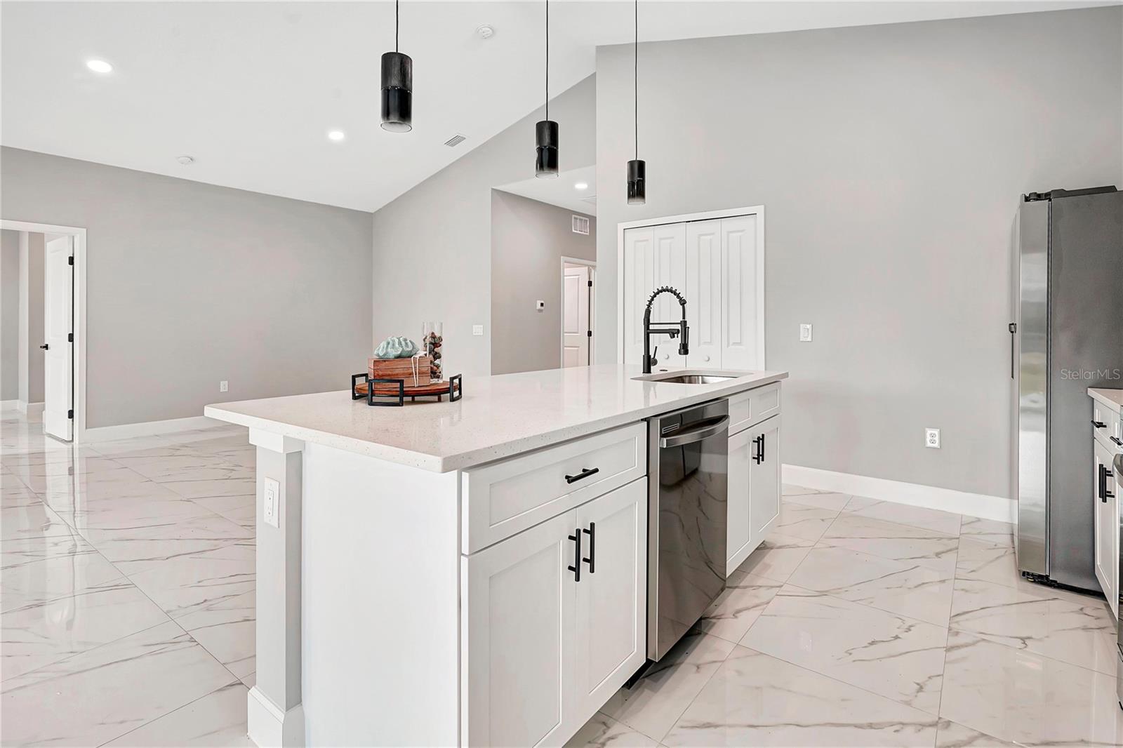 122 JENNIFER DR, ROTONDA WEST, FL, 33947