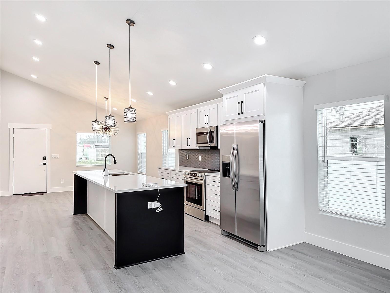 206 S WATER ST, PLANT CITY, FL, 33563
