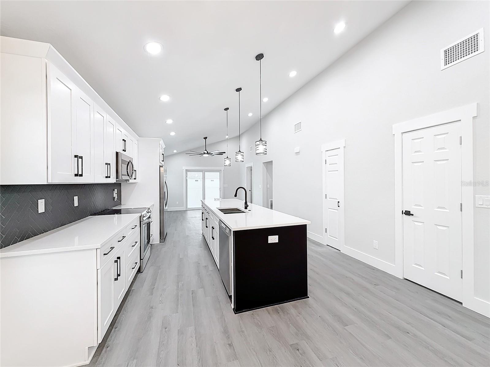 206 S WATER ST, PLANT CITY, FL, 33563