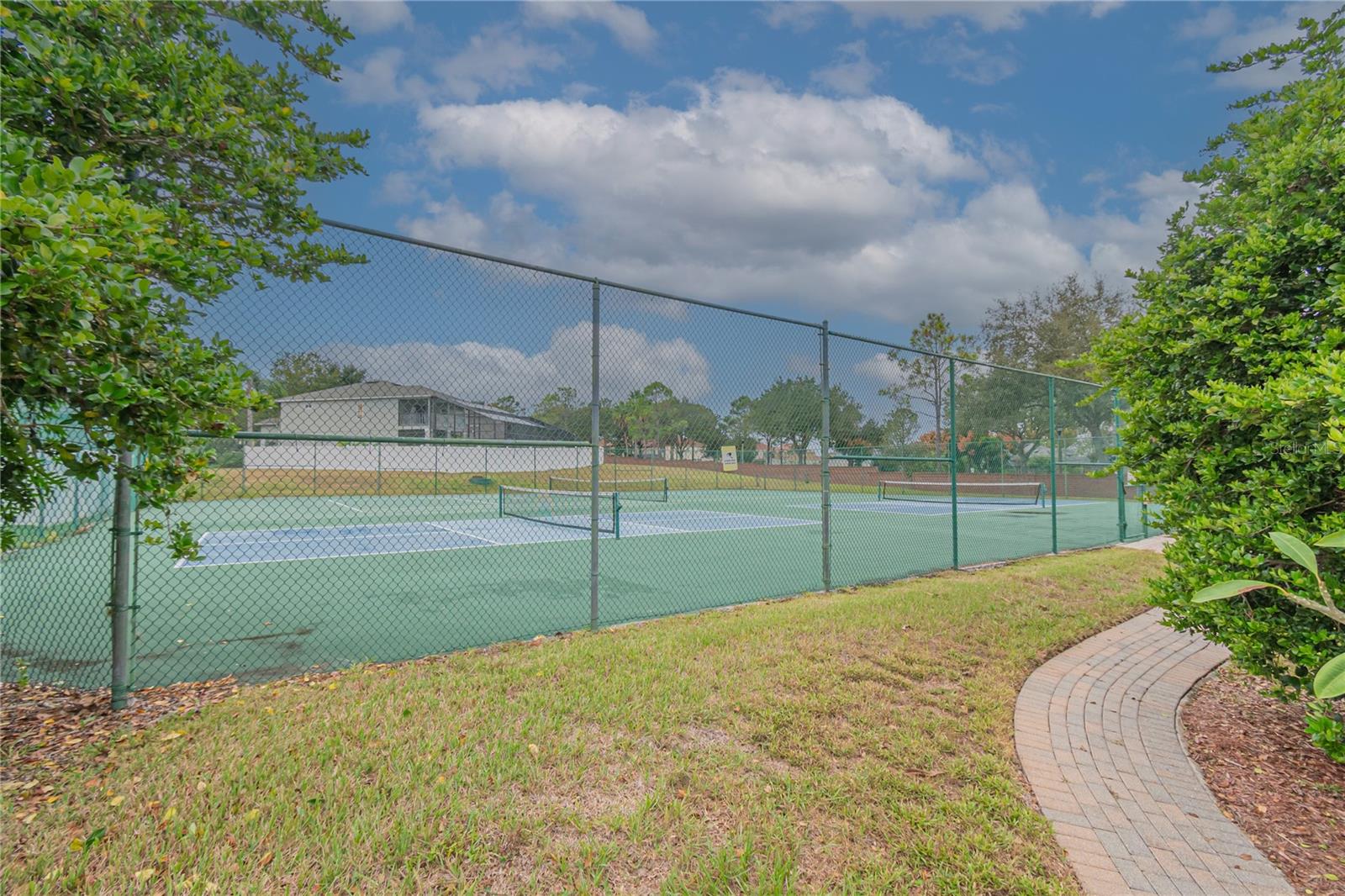 709 KNIGHTSBRIDGE CIR, DAVENPORT, FL, 33896