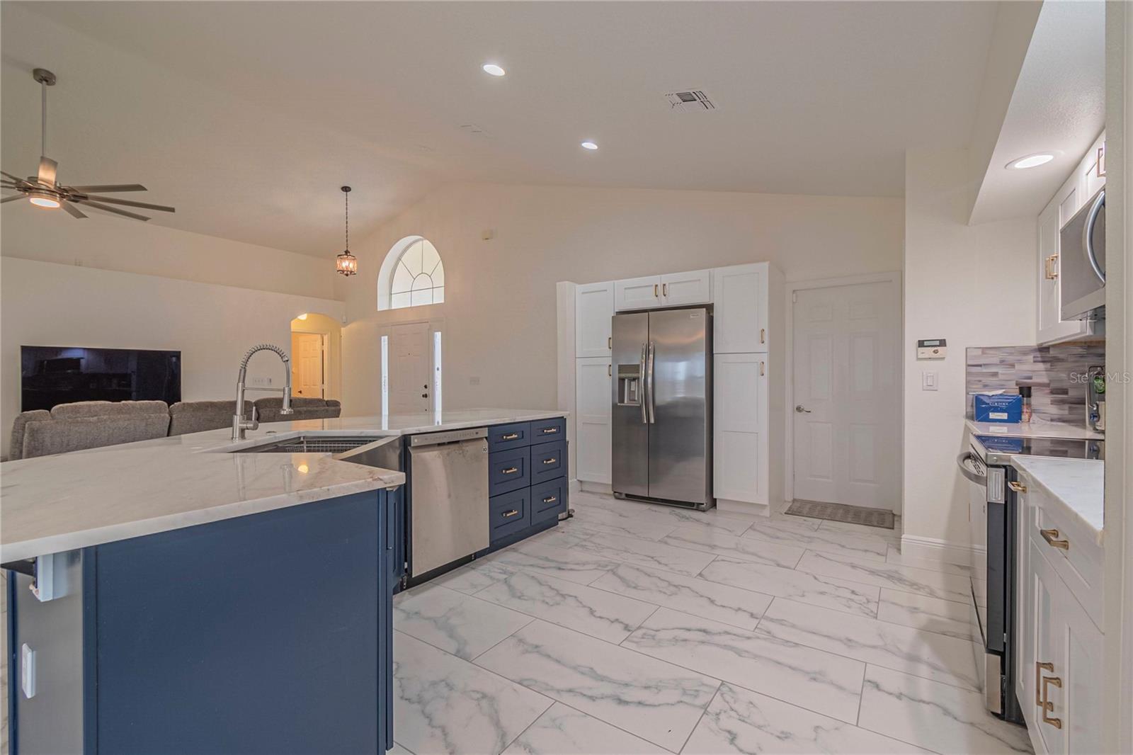 709 KNIGHTSBRIDGE CIR, DAVENPORT, FL, 33896