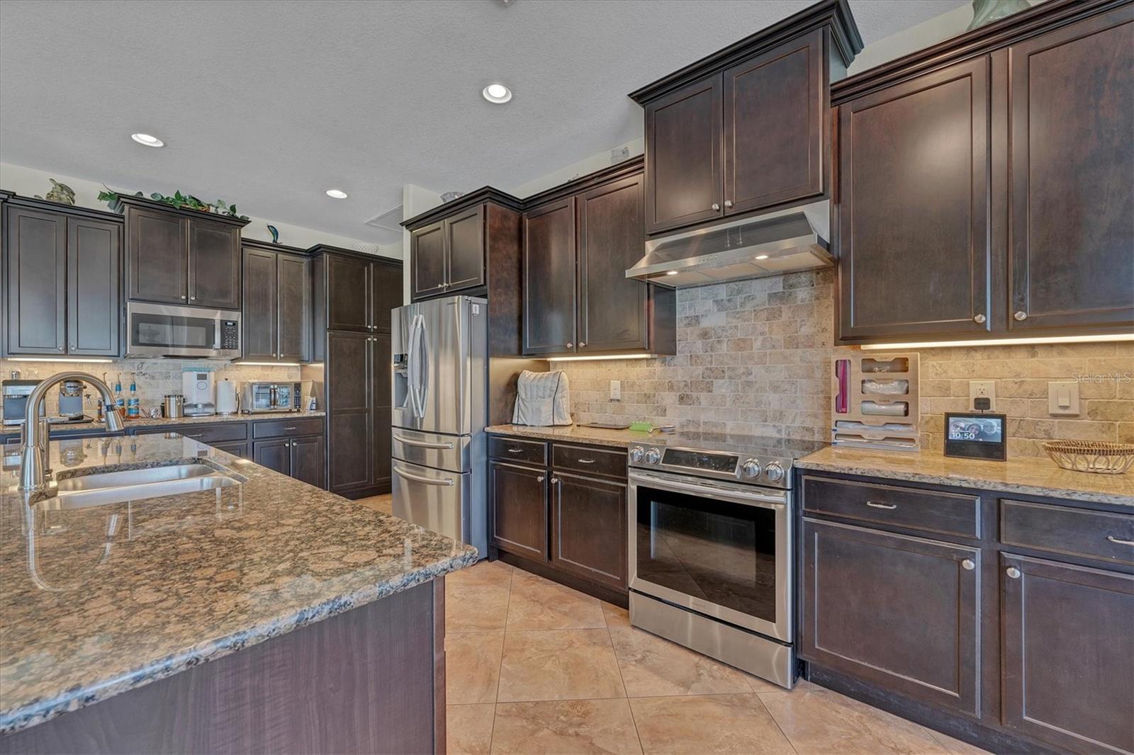 9303 MIGUE CIR, PORT CHARLOTTE, FL, 33981