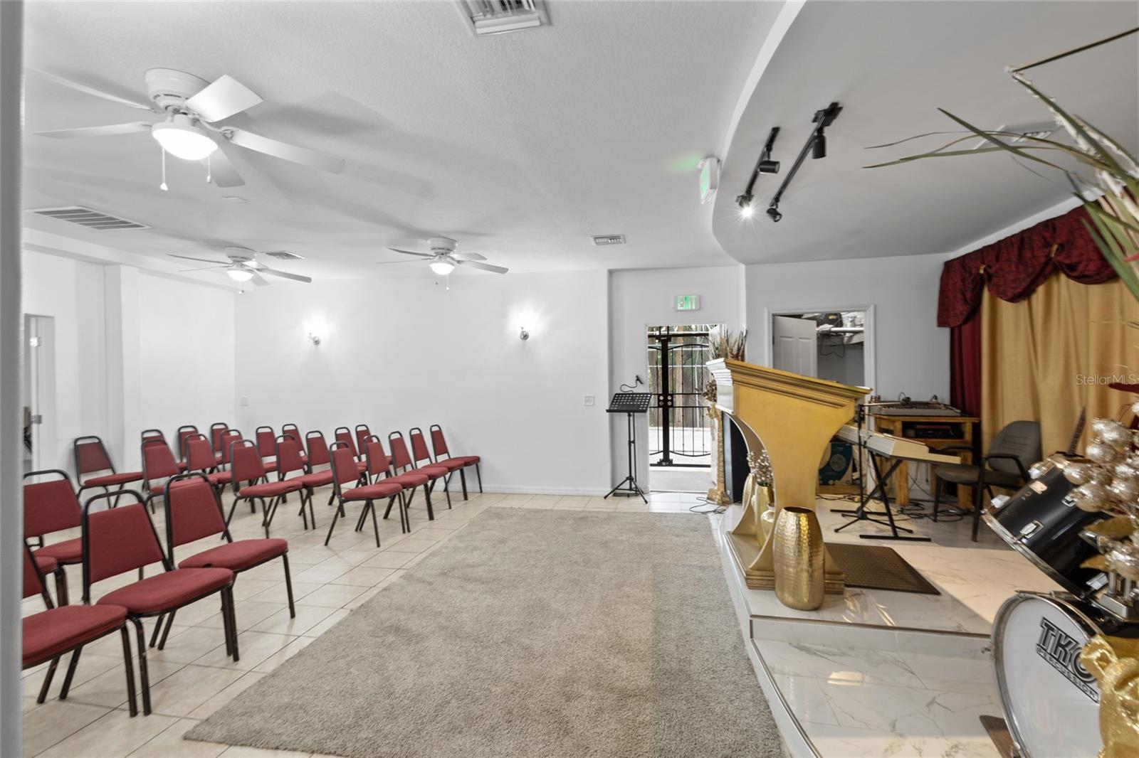 106 E BERESFORD AVE, DELAND, FL, 32724