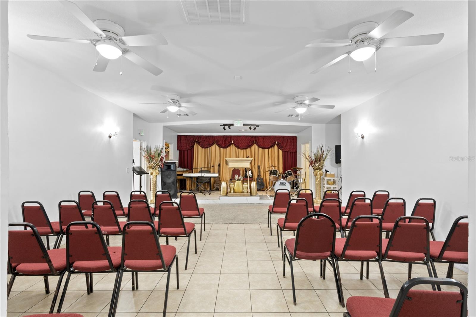 106 E BERESFORD AVE, DELAND, FL, 32724
