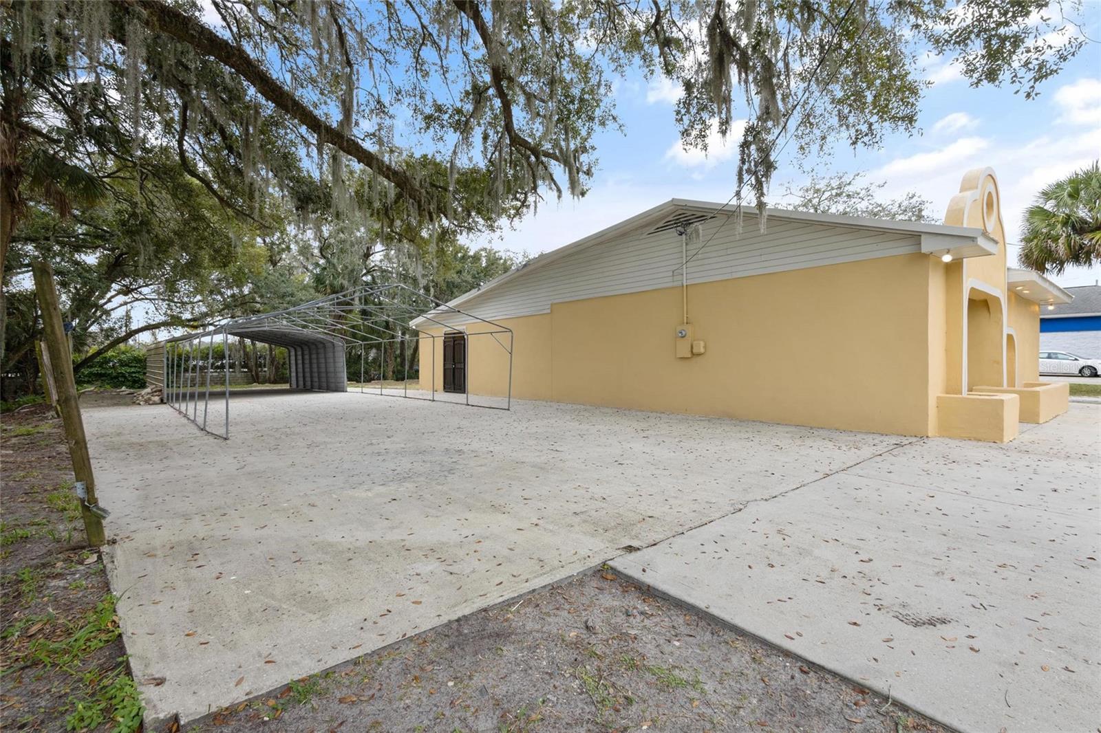 106 E BERESFORD AVE, DELAND, FL, 32724