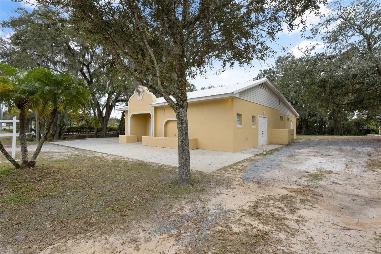 106 E BERESFORD AVE, DELAND, FL, 32724