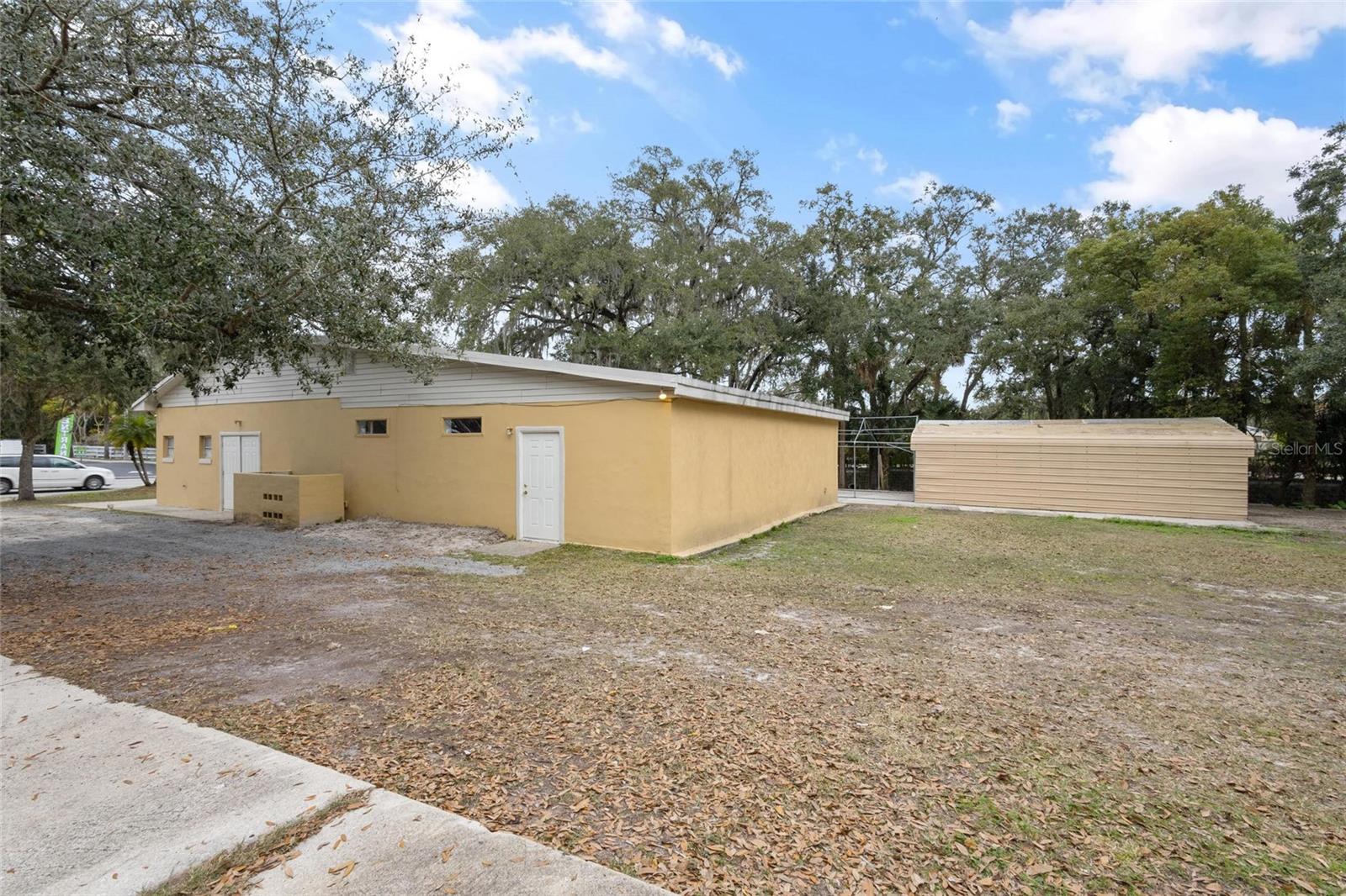 106 E BERESFORD AVE, DELAND, FL, 32724