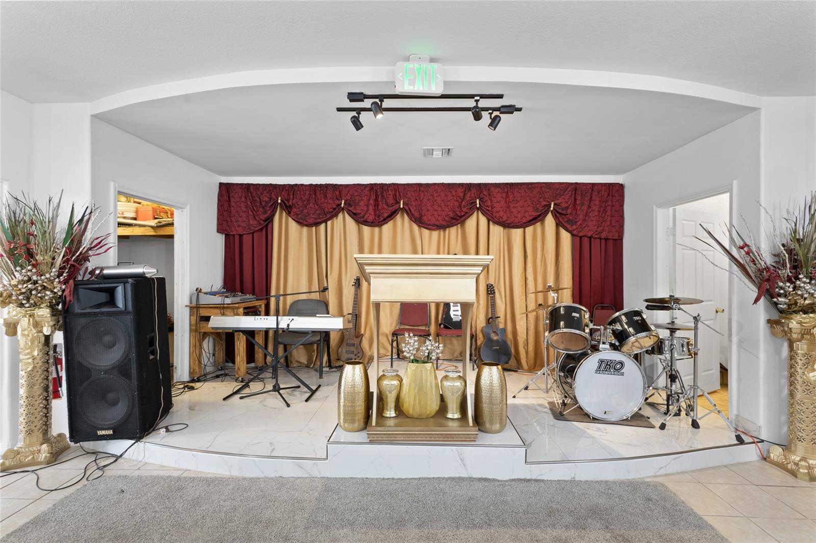 106 E BERESFORD AVE, DELAND, FL, 32724