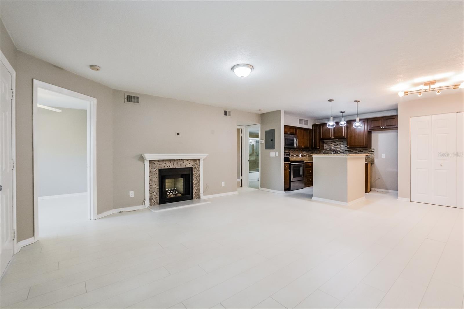 365 FORESTWAY CIR #102, ALTAMONTE SPRINGS, FL, 32701