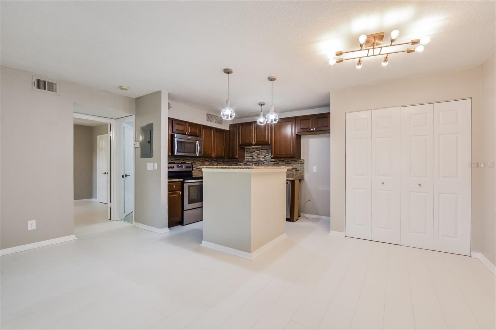 365 FORESTWAY CIR #102, ALTAMONTE SPRINGS, FL, 32701