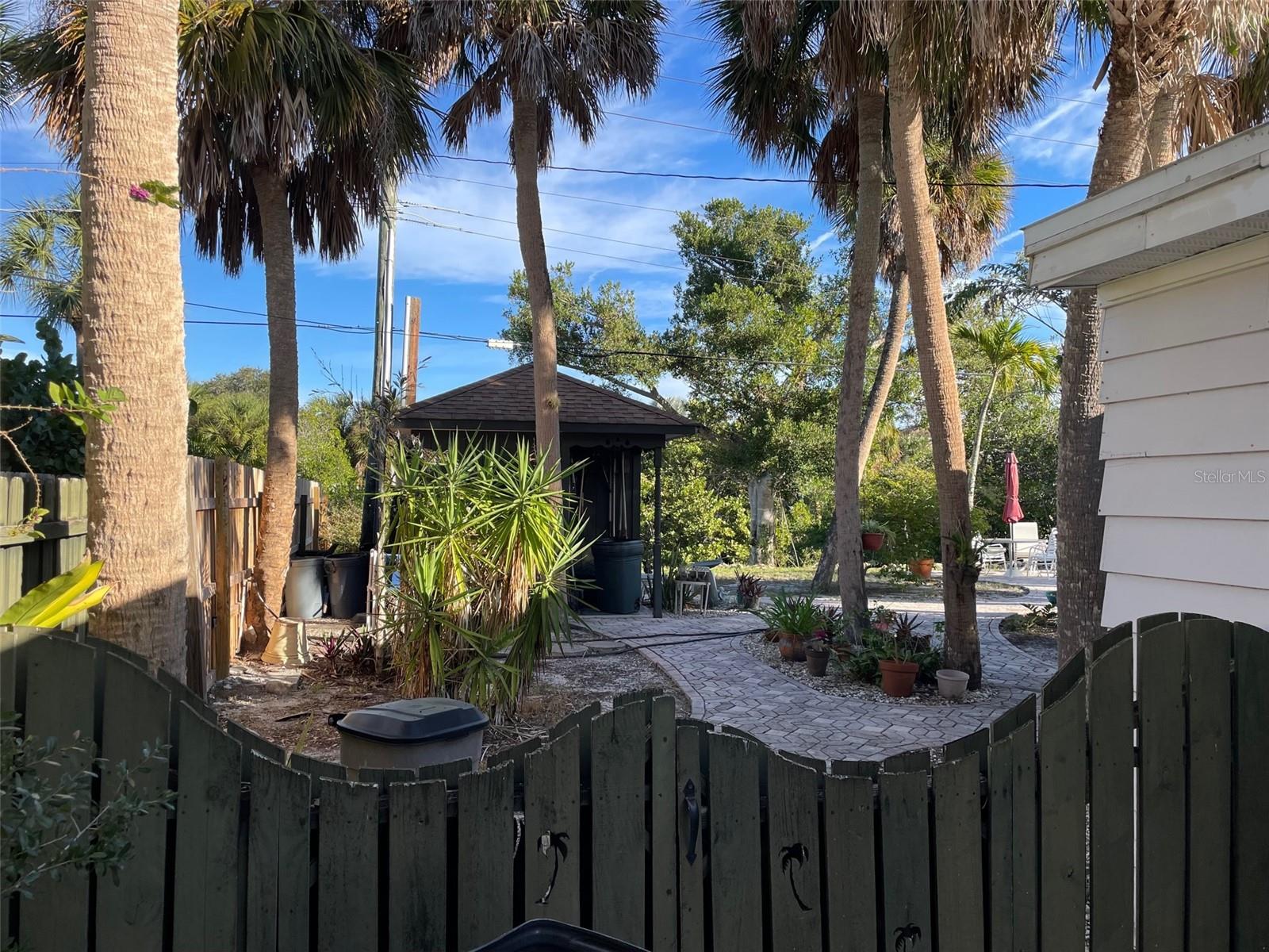 451 AVENIDA DE MAYO, SARASOTA, FL, 34242