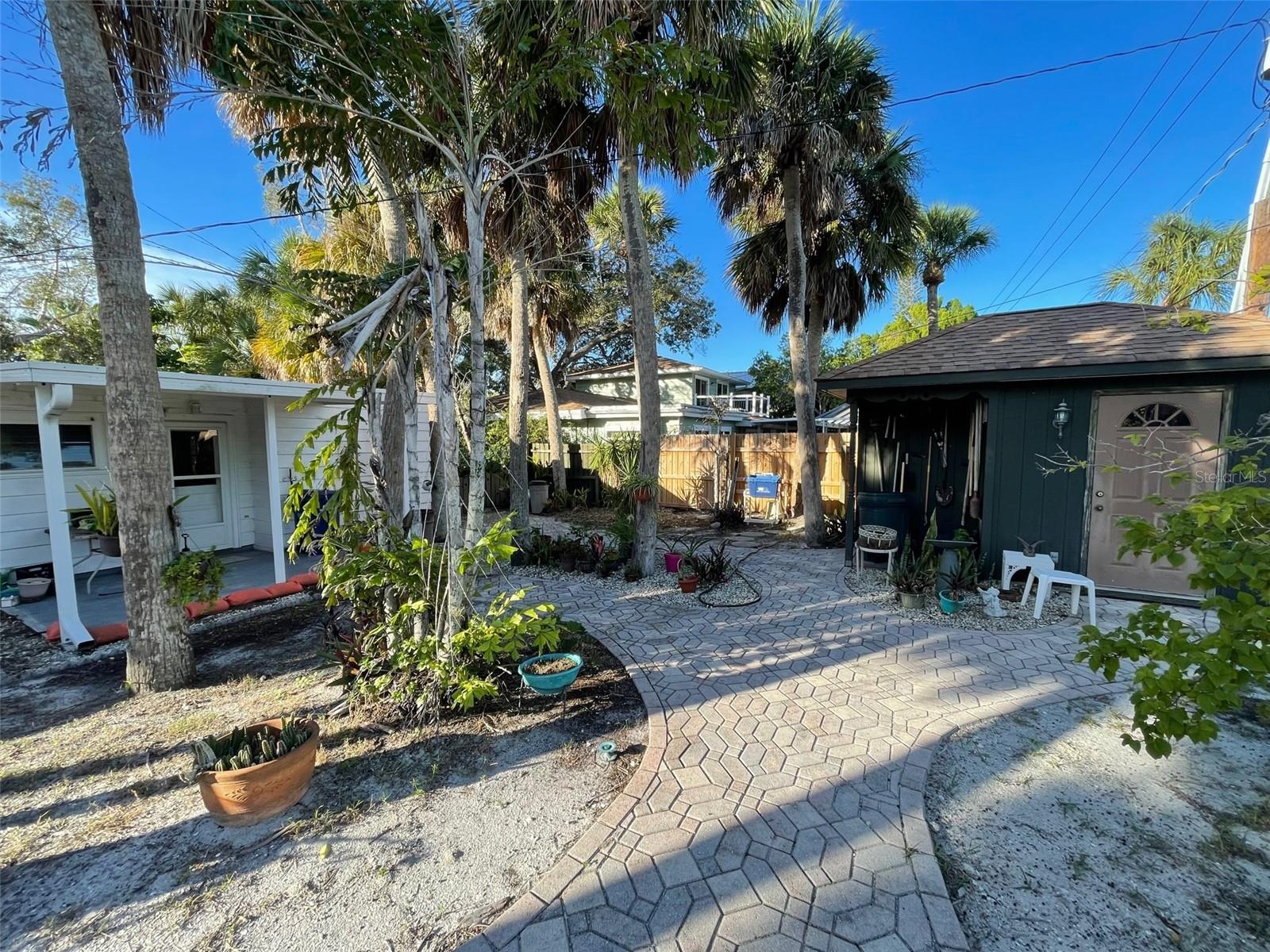 451 AVENIDA DE MAYO, SARASOTA, FL, 34242