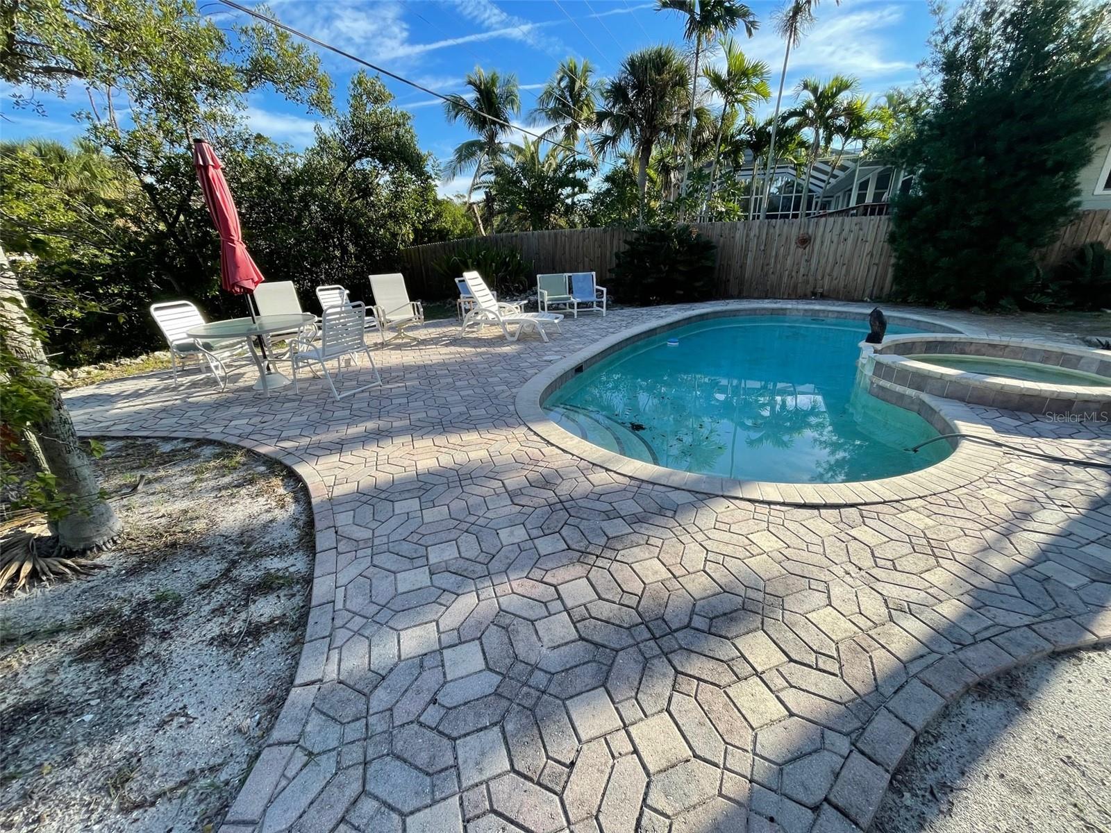 451 AVENIDA DE MAYO, SARASOTA, FL, 34242