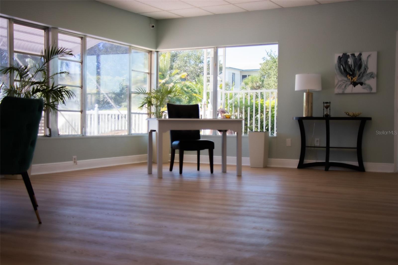 U8222848 Property Photo