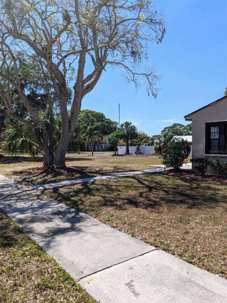 PHILLIPS ST, SARASOTA, FL, 34243
