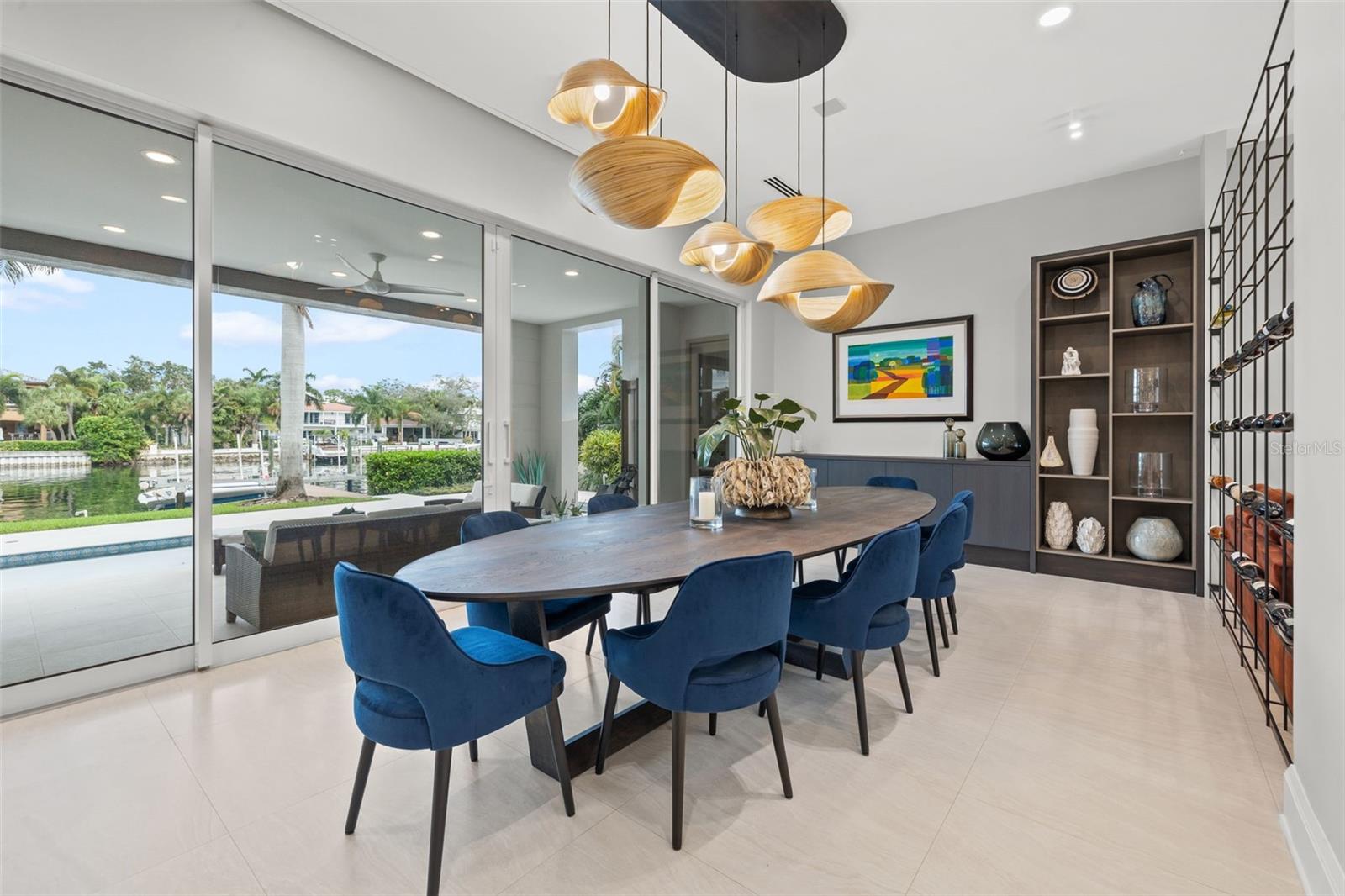 851 BRIGHTWATERS BLVD NE, ST PETERSBURG, FL, 33704