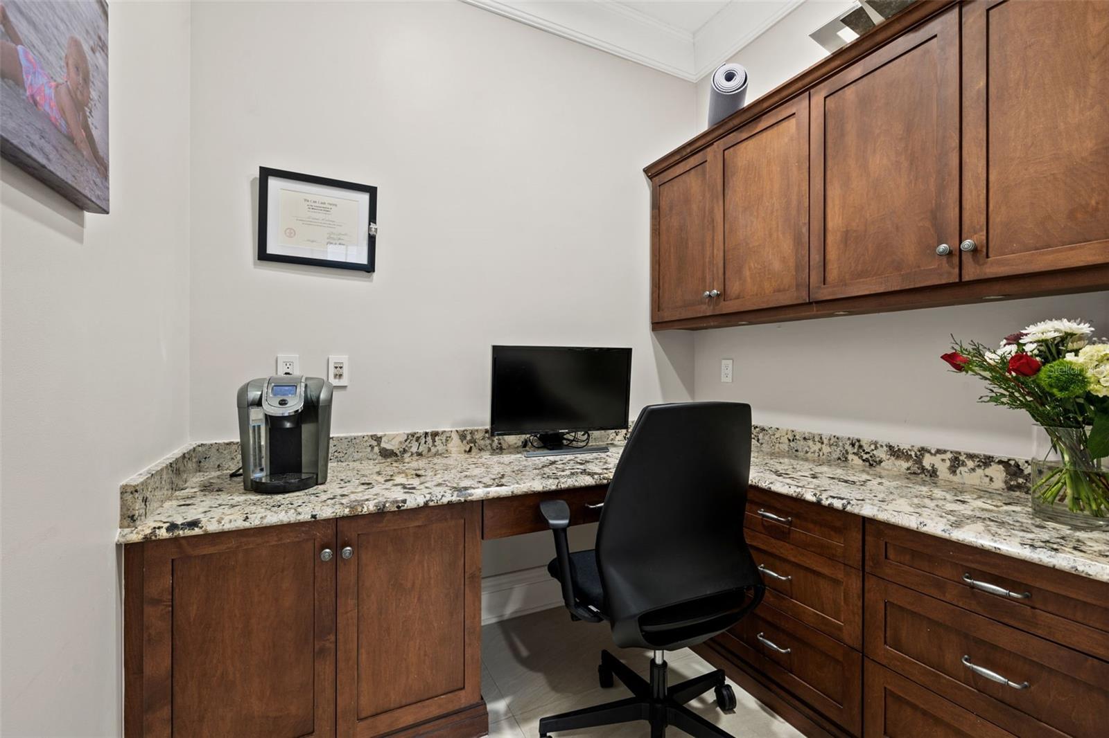 851 BRIGHTWATERS BLVD NE, ST PETERSBURG, FL, 33704