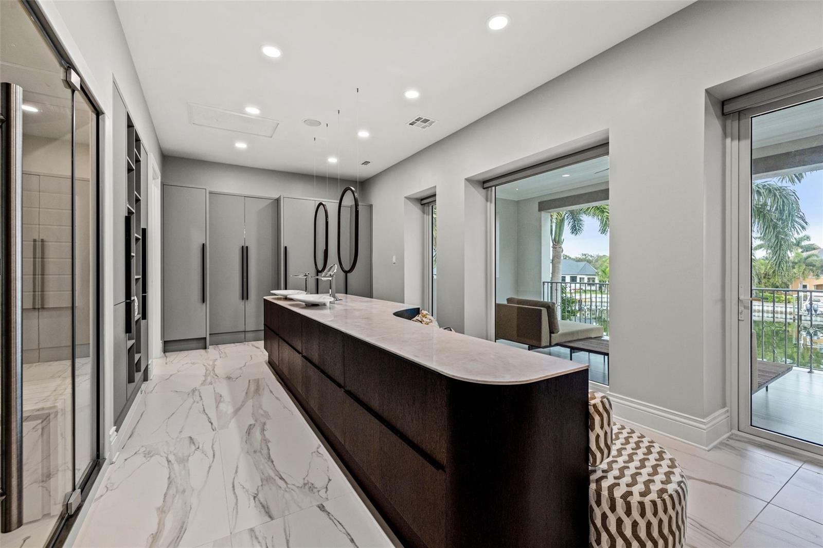 851 BRIGHTWATERS BLVD NE, ST PETERSBURG, FL, 33704