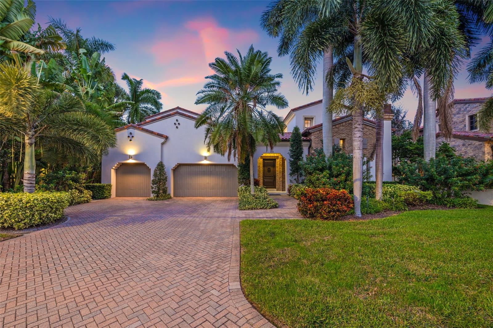 851 BRIGHTWATERS BLVD NE, ST PETERSBURG, FL, 33704