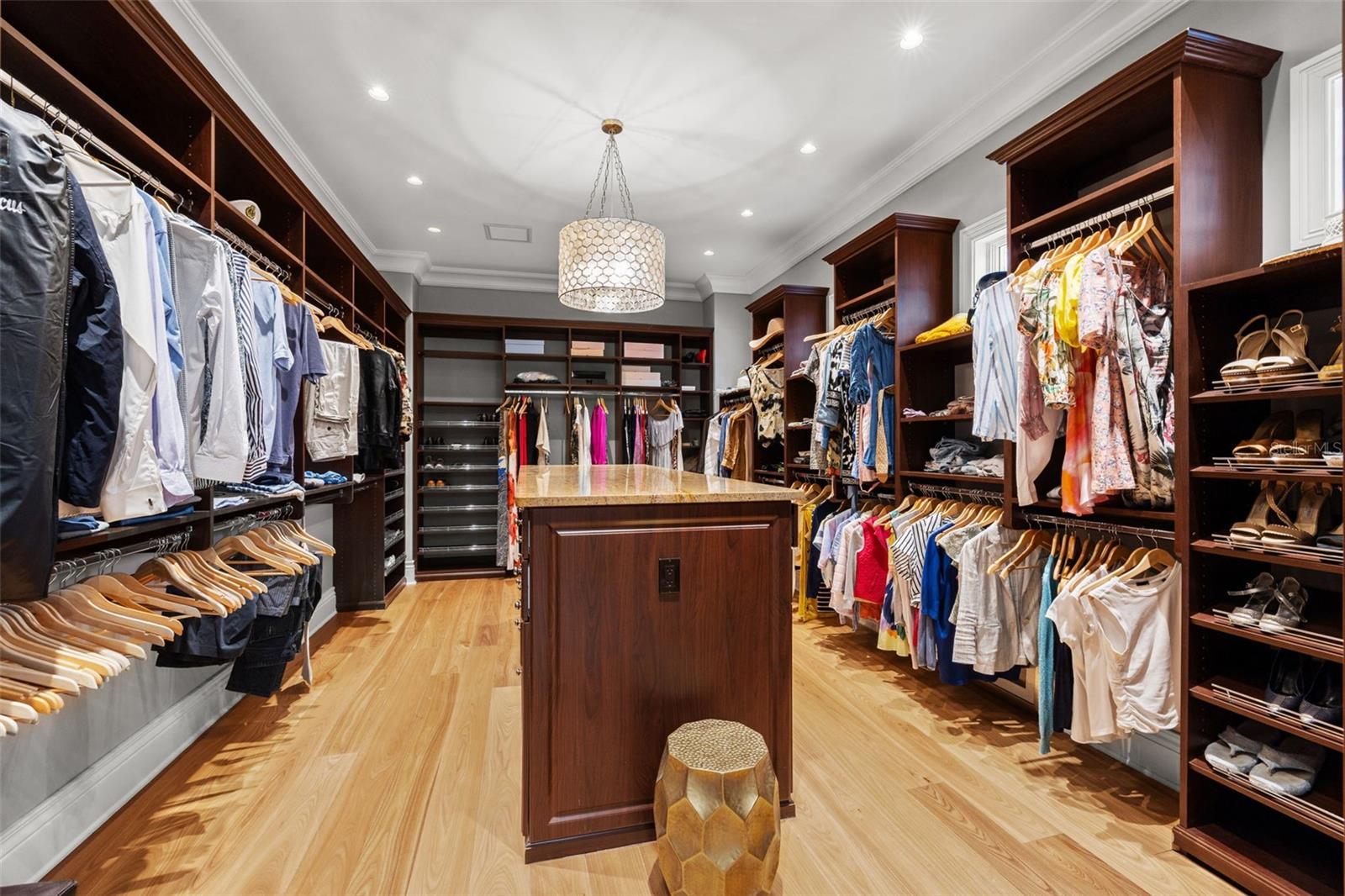 851 BRIGHTWATERS BLVD NE, ST PETERSBURG, FL, 33704