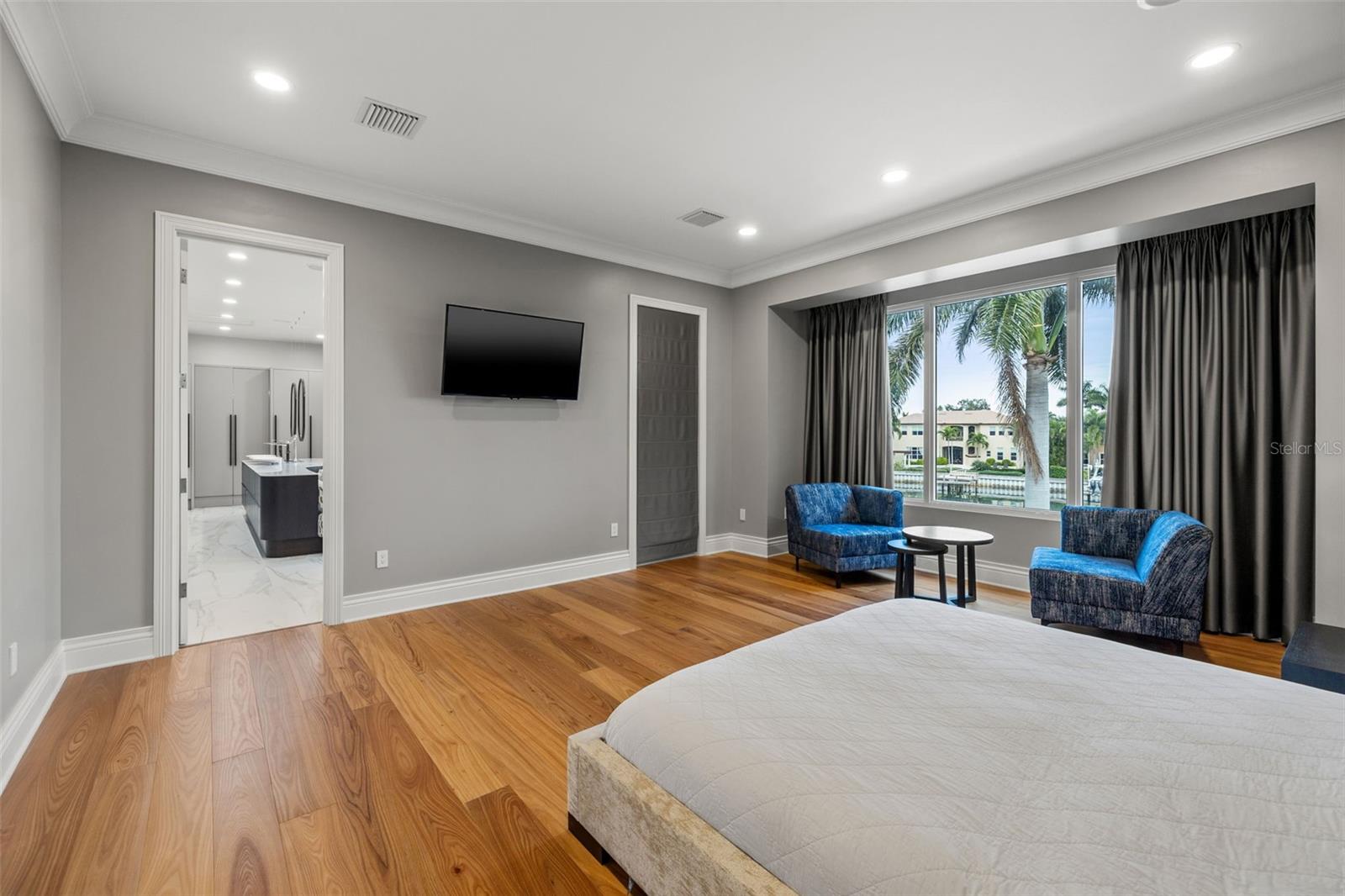 851 BRIGHTWATERS BLVD NE, ST PETERSBURG, FL, 33704