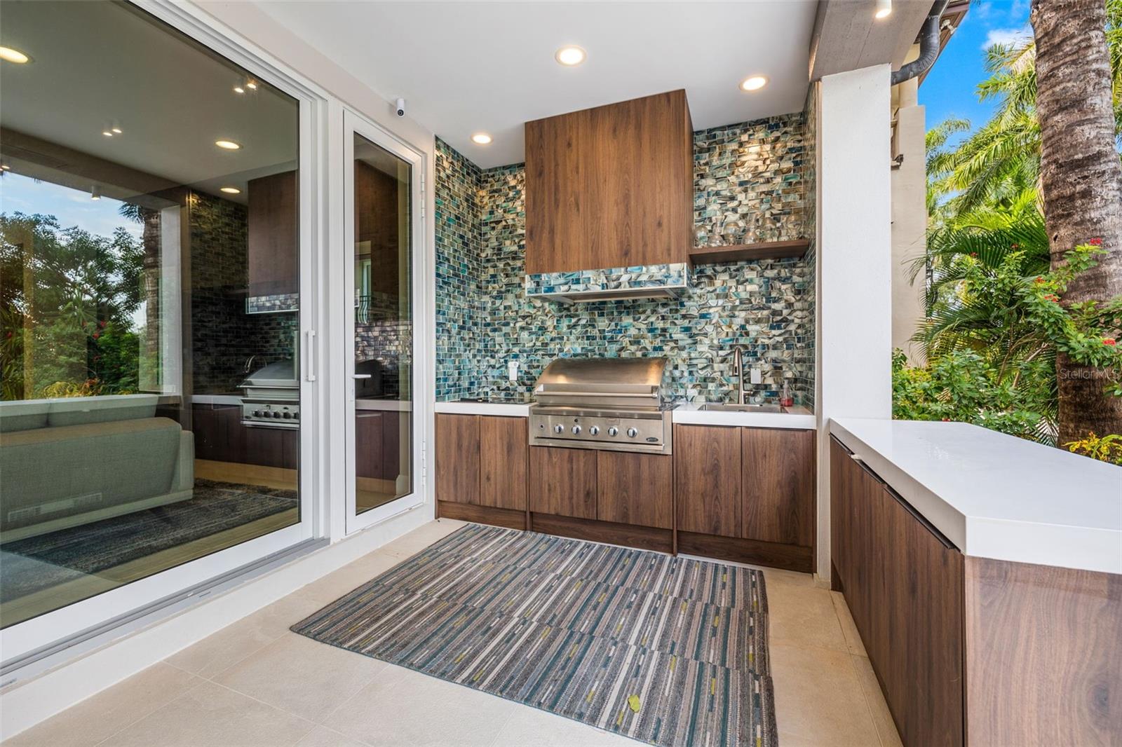 851 BRIGHTWATERS BLVD NE, ST PETERSBURG, FL, 33704