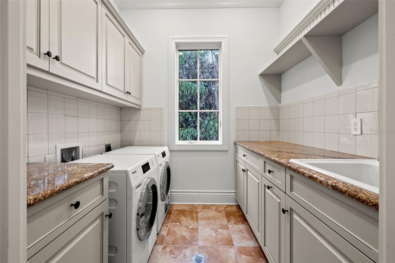 851 BRIGHTWATERS BLVD NE, ST PETERSBURG, FL, 33704