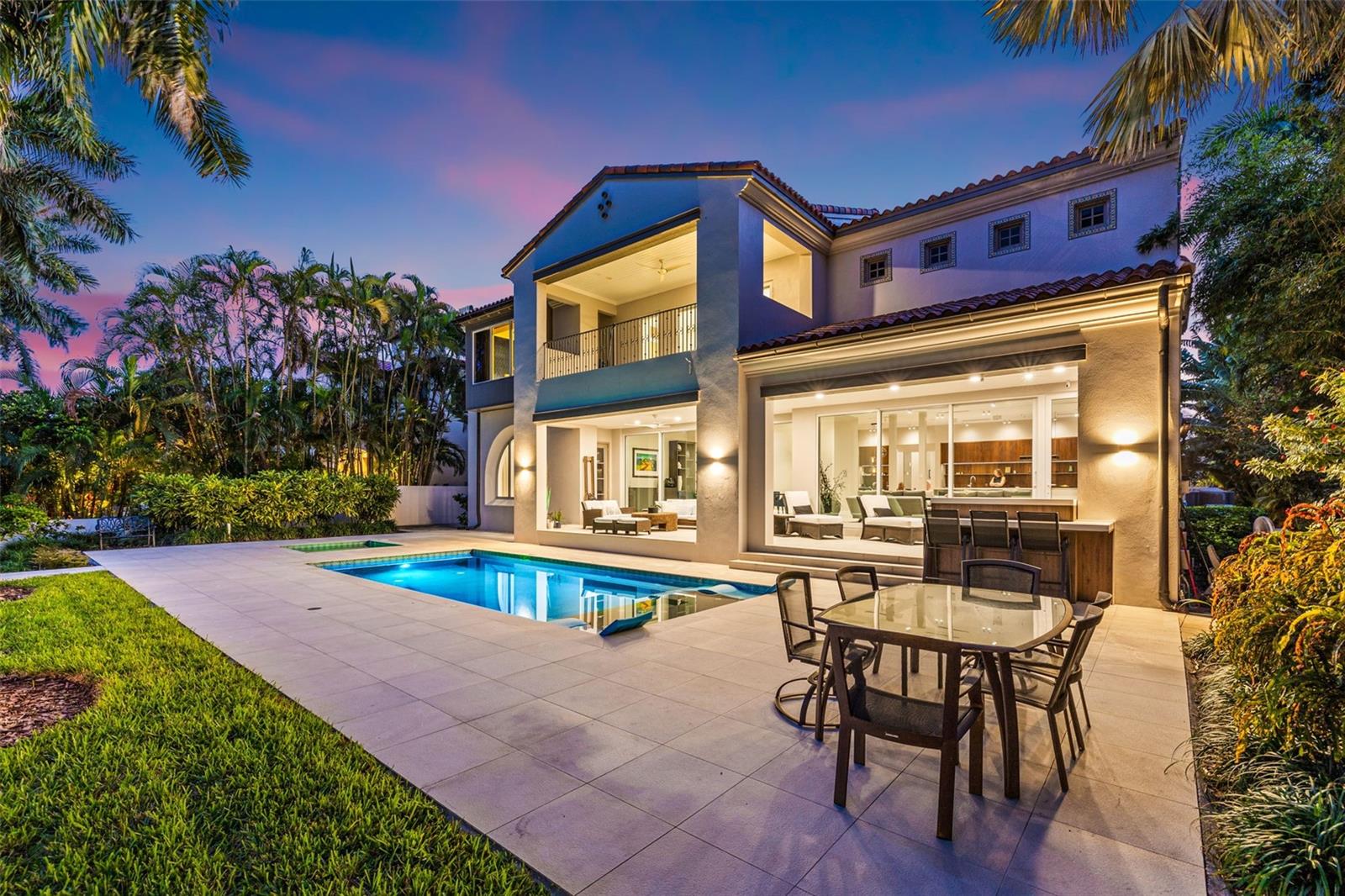 851 BRIGHTWATERS BLVD NE, ST PETERSBURG, FL, 33704
