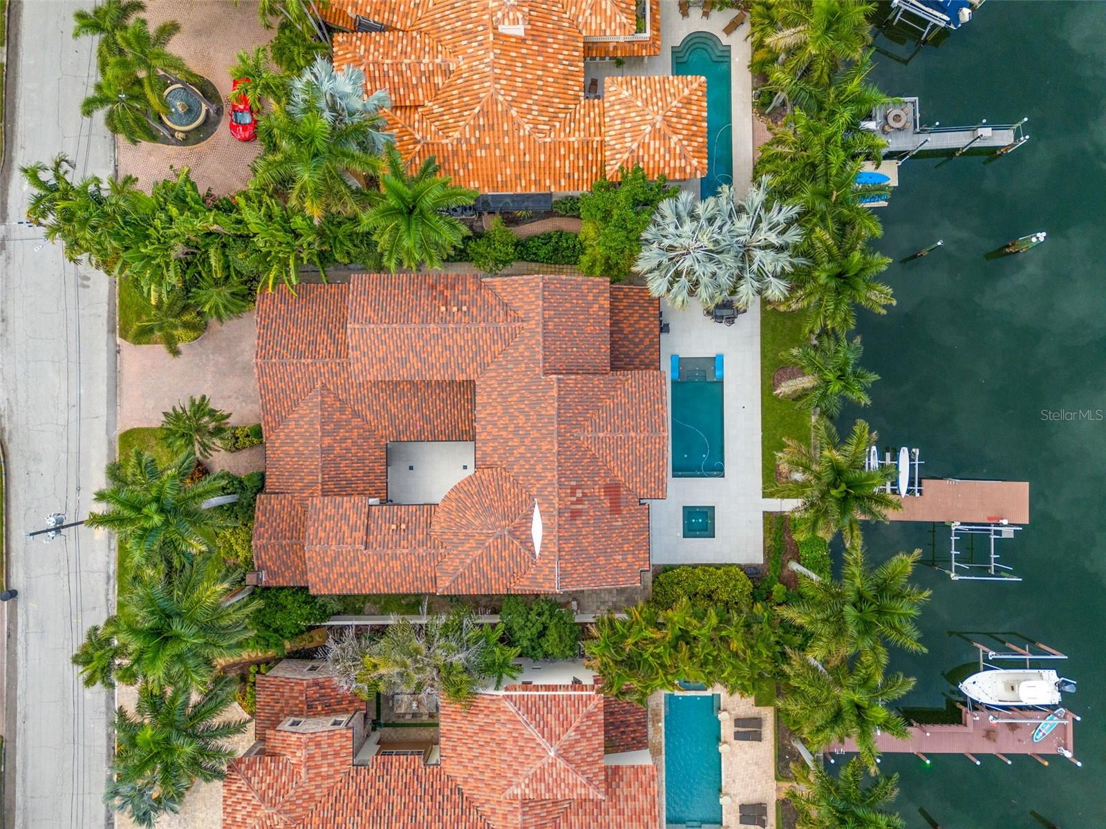 851 BRIGHTWATERS BLVD NE, ST PETERSBURG, FL, 33704