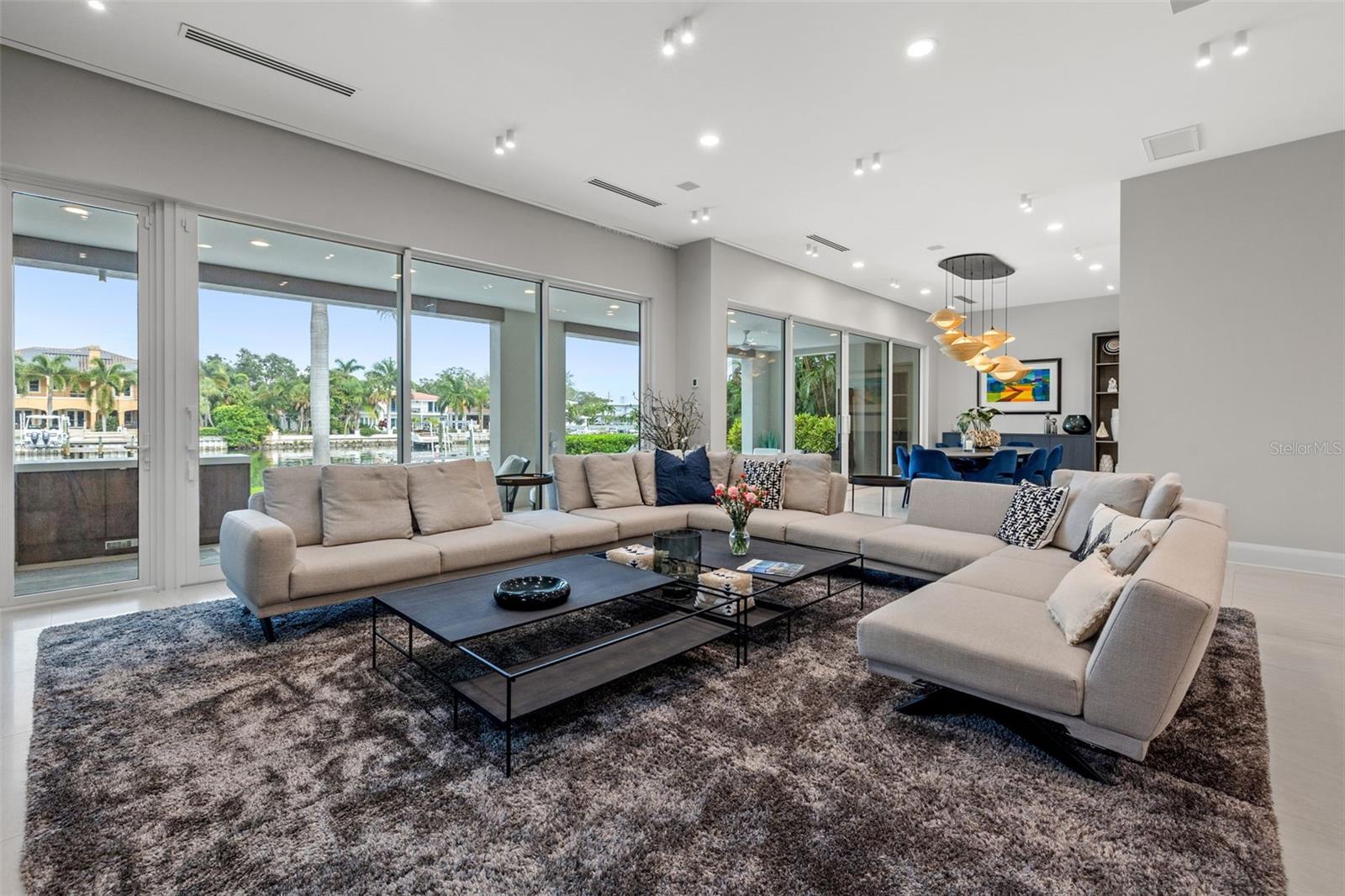 851 BRIGHTWATERS BLVD NE, ST PETERSBURG, FL, 33704