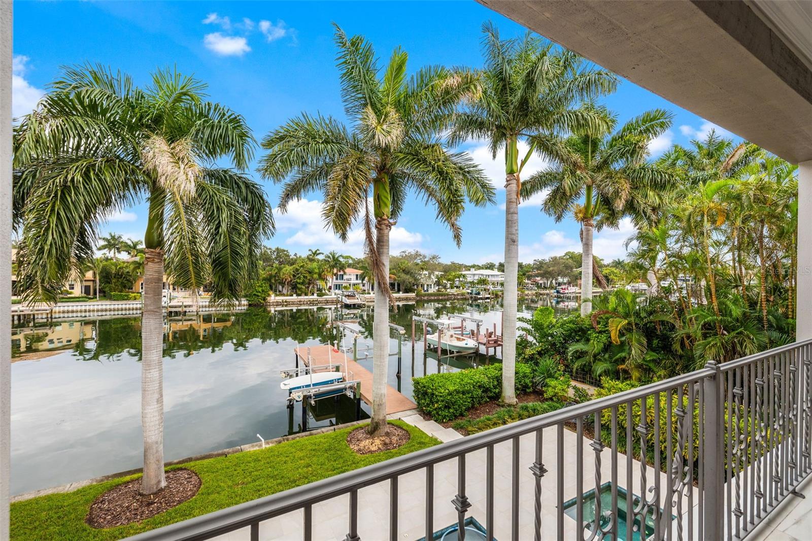 851 BRIGHTWATERS BLVD NE, ST PETERSBURG, FL, 33704